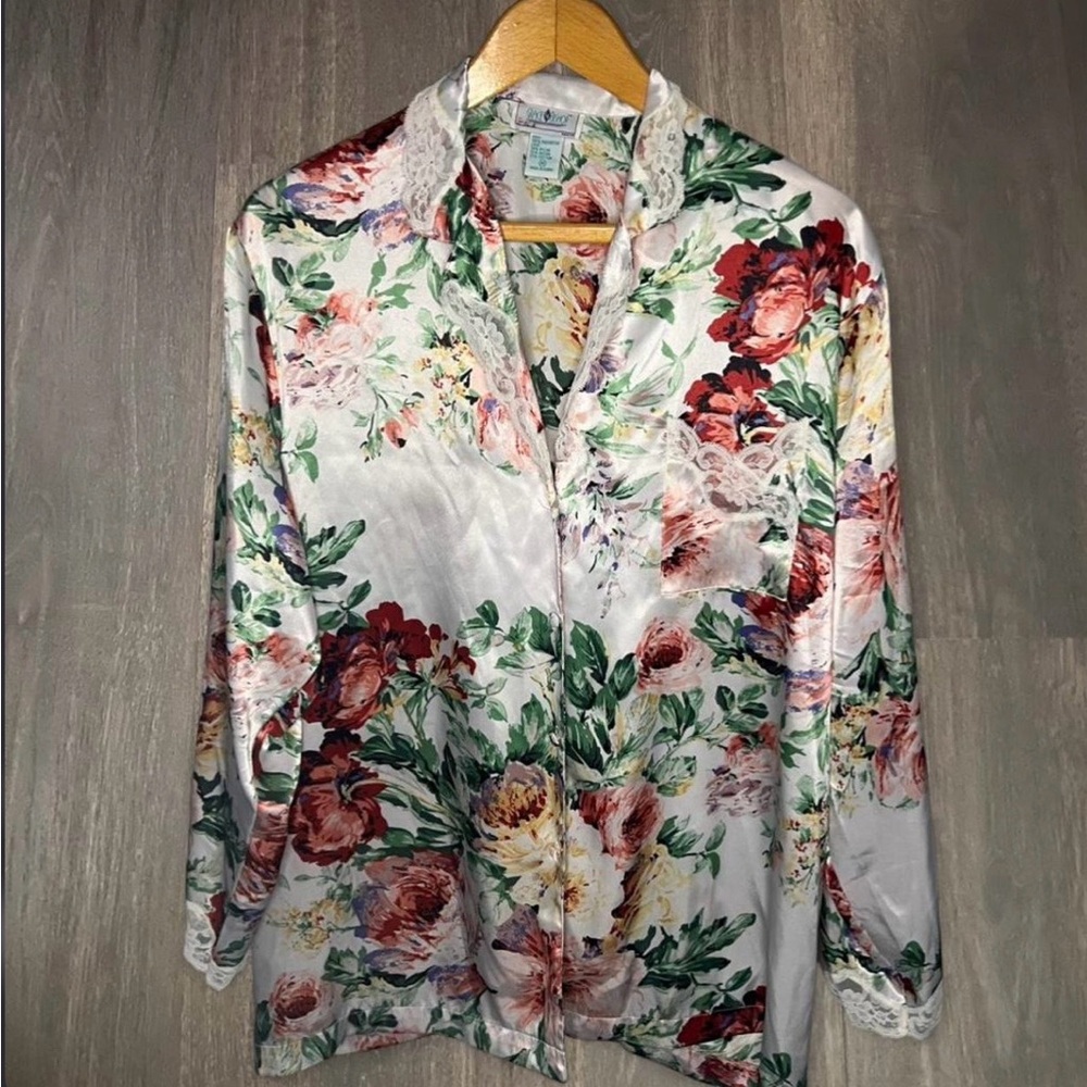 Gracie Bishop Floral Lace Trim Button Down Blouse Medium